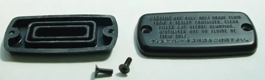 Vrácení Zdarma TOURMAX kryt a těsnění nádržky brzdové kapaliny HONDA CB 500/600/750/1000/1100/1300, CBF 500/600/1000, CBR 600/1000/1100, NT 650/700, ST 1100/1300, VFR 800, VT 750 vyrobeno v Japonsku