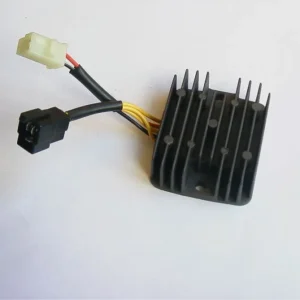 Víkendová Akce TOURMAX regulátor napětí SUZUKI SV 650 99-02, LS 650 SAVAGE 86-04, LS 650 BOULEVAD 05-19 (OEM:32800-24B01) vyrobeno v Japonsku