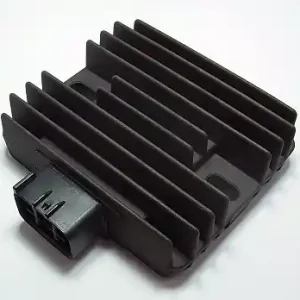 TOURMAX regulátor napětí KAWASAKI ER6 F/N 06-11, KLE 650 07-11, s 750/1000, KVF 750`05-07, VN900 vyrobeno v Japonsku Must-Have