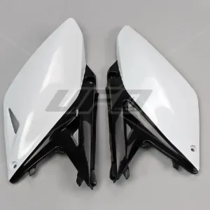 UFO boční tabulky na startovací číslo SUZUKI RMZ 250 10-18 barva bílá/černá Vrácení Zdarma