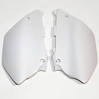 UFO boční tabulky na startovací číslo YAMAHA YZ 125/250 02-05 barva bílá Speciální Cena