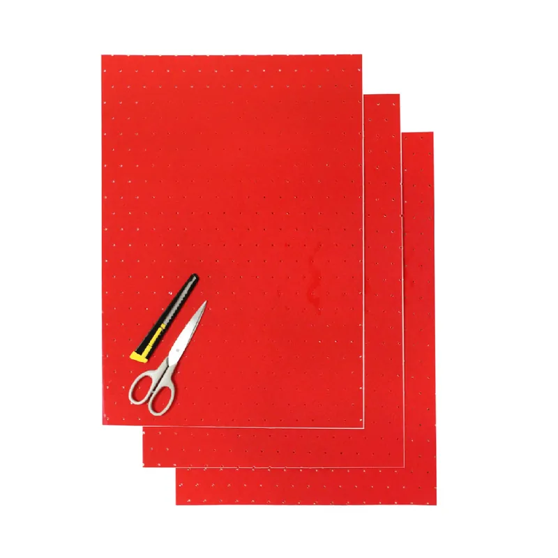 BLACKBIRD sada samolepek (dýhy) (fólie crystal 0,4 mm) (perforované) 3 X list 47X33cm, barva červená Akční Nabídka