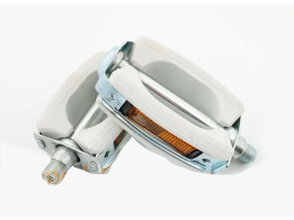 Pár bílých pedálů pro Zündapp, Kreidler, Hercules, Puch, DKW, Miele, NSU, Gritzner, Göricke Profesionální