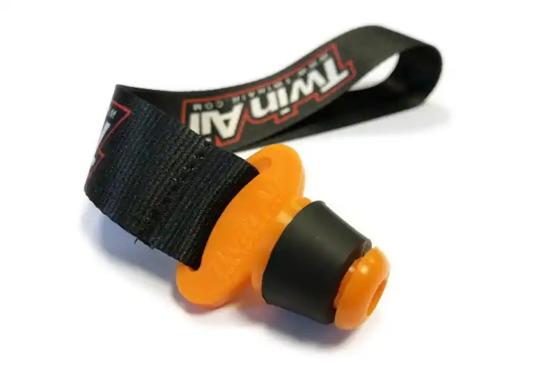 Ověřený TWIN AIR zátka výfuku MINI 18-21mm 2T s páskou