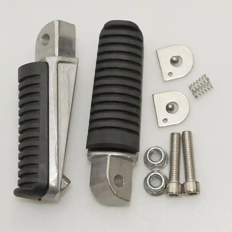 BIKETEC PARTS sada stupaček pasažéra kompletní s upevněním YAMAHA FJR 1300 01-19, FZ1 06-15, FZ6 04-15, XJ6 09-16, XJR 1200/1300 94-18, (nahrazuje originál) Top Prodej